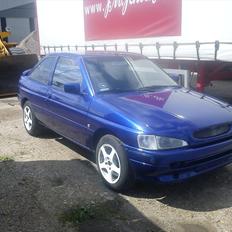 Ford Escort 1.8 16v 105 hk