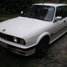 BMW e30 325iX Touring