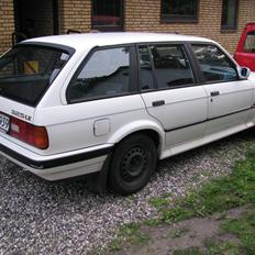 BMW e30 325iX Touring