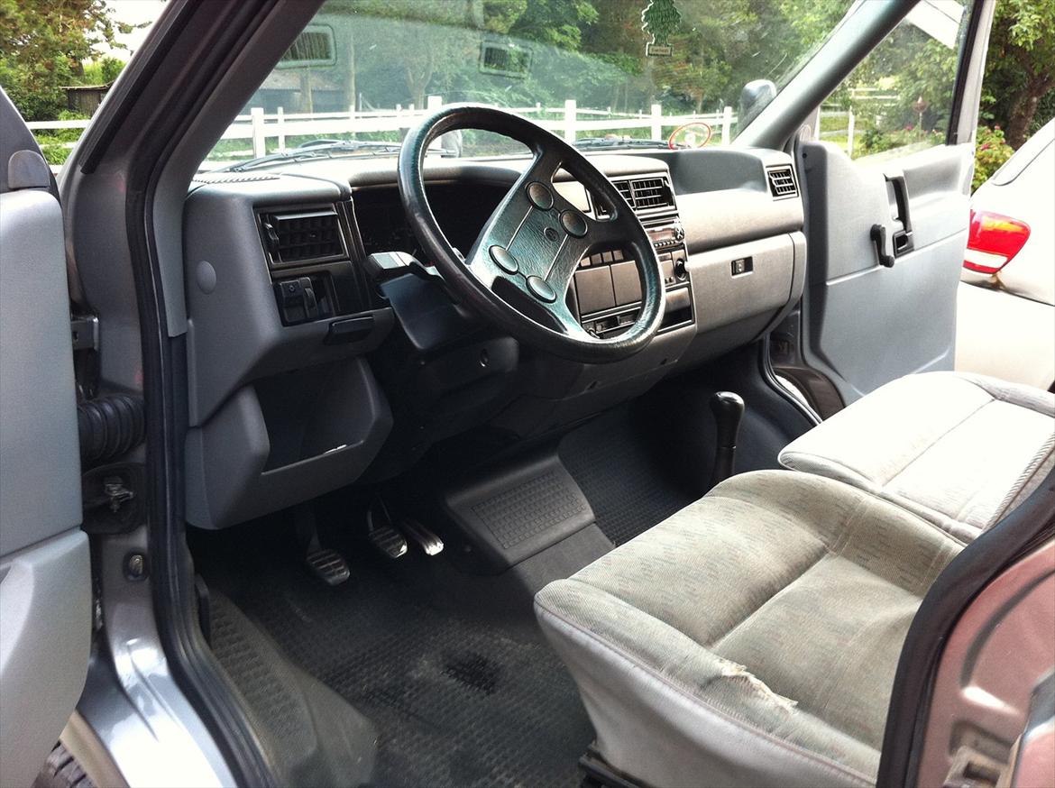 VW Transporter 2,4D Allrounder [SOLGT] billede 1