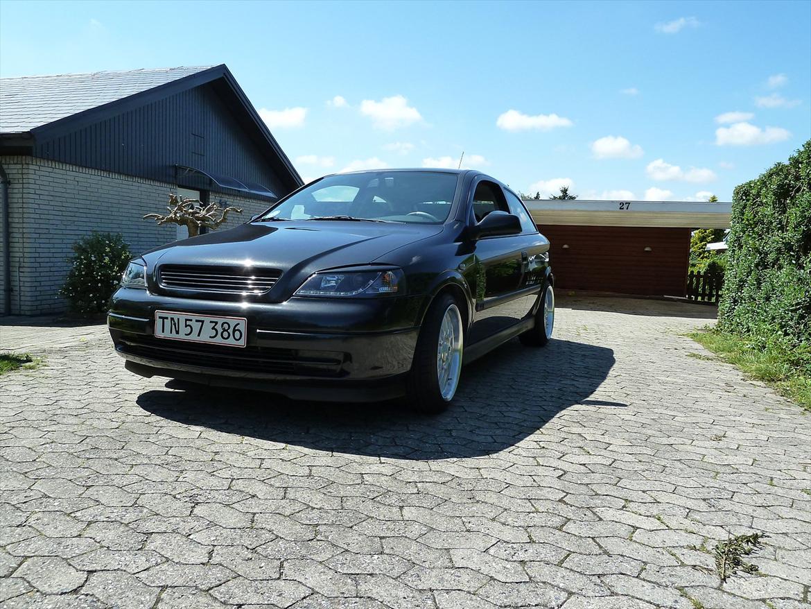 Opel Astra G - Efter vask og polering. Synes resultatet blev godt billede 1