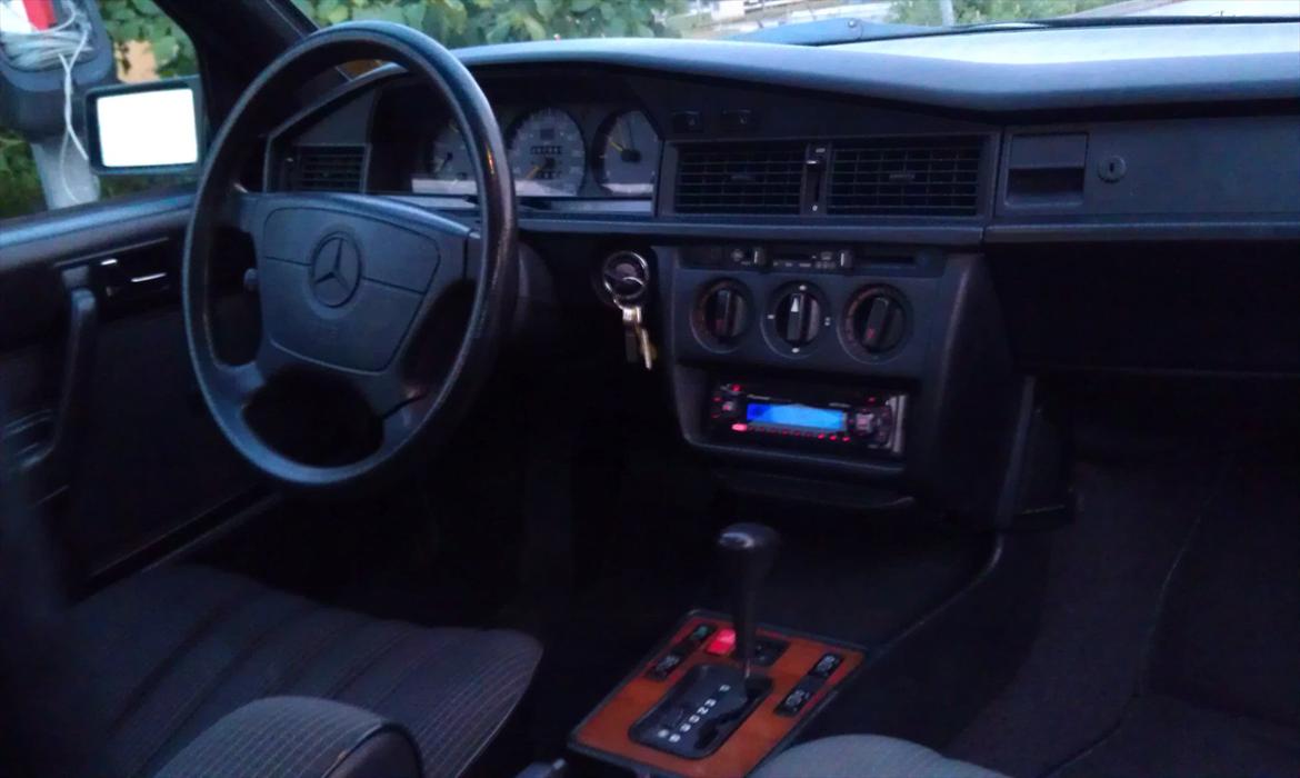 Mercedes Benz 190e (solgt) billede 8