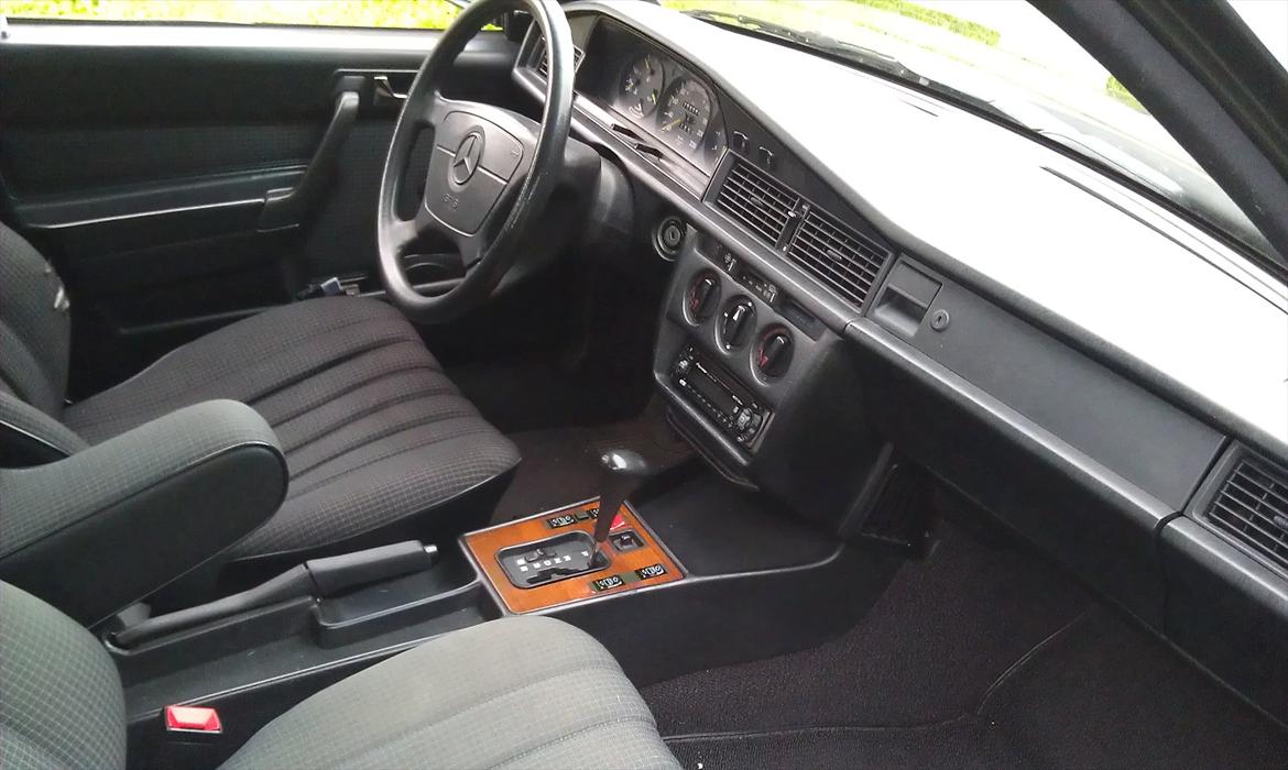 Mercedes Benz 190e (solgt) billede 9