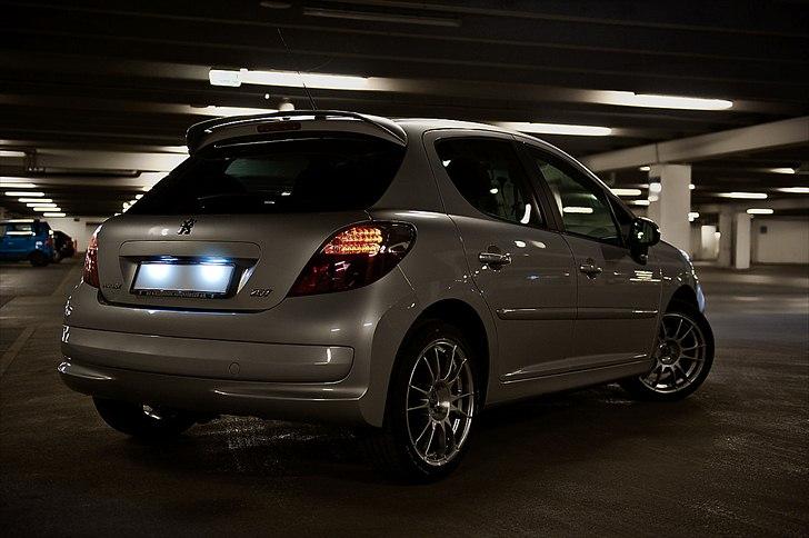 Peugeot 207 1.4 Comfort Plus - Andre baglygter og led nummerpladelys billede 2