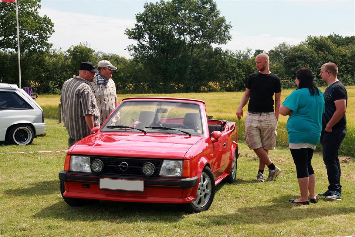 Opel Kadett D 1,3 SR Cabriolet - Til CorsaSport træf i Fredericia, hvor den tiltrak masser af opmærksomhed ;) billede 19