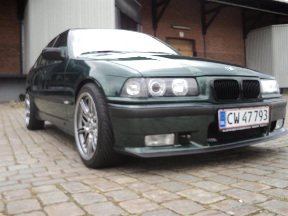 BMW 318i billede 2