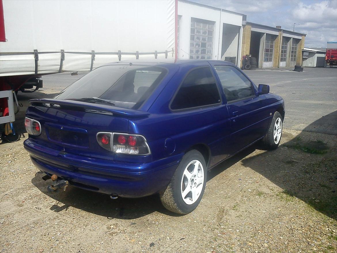 Ford Escort 1.8 16v 105 hk billede 3