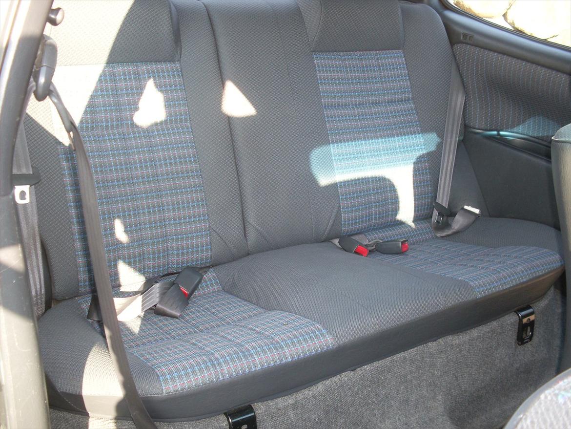 Toyota Corolla E10 Xli Champ - 10/7 - 11

Til alderen syntes jeg den er ret godt velholdt indenvendigt billede 16