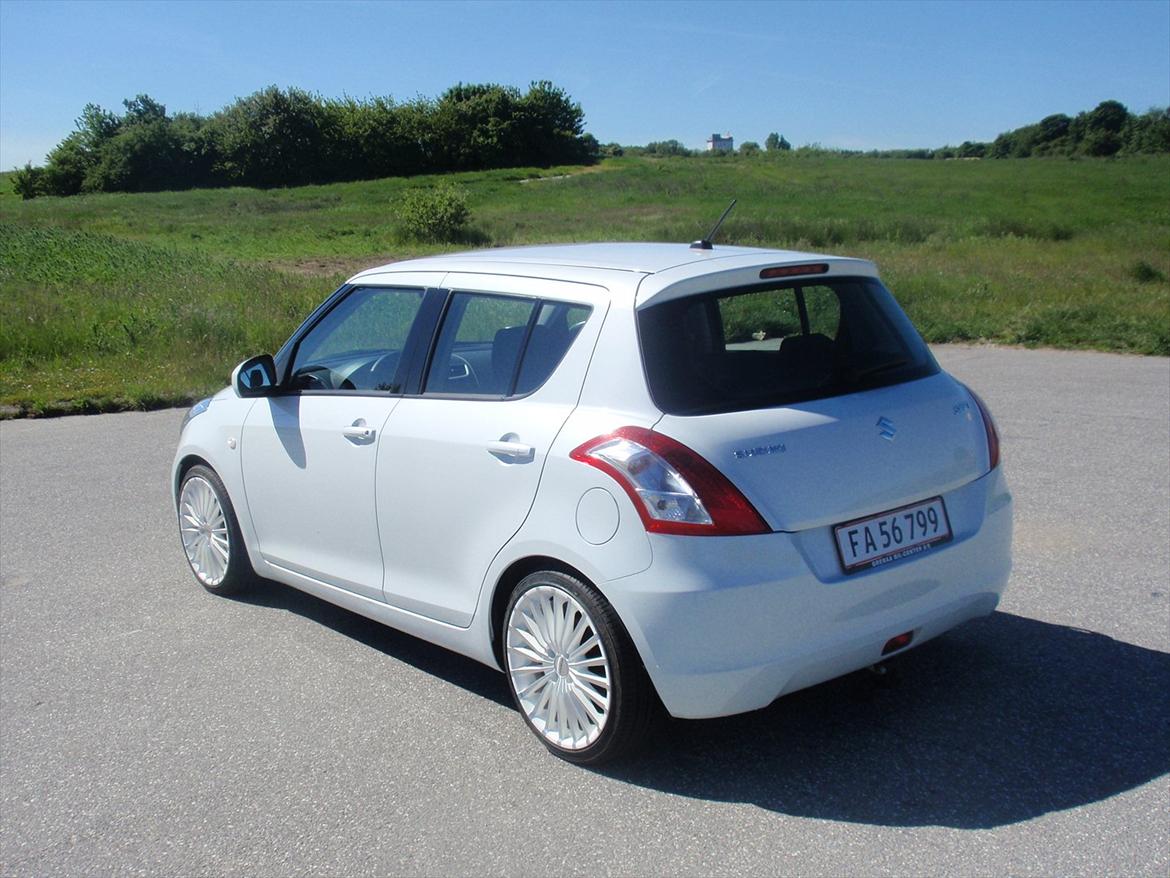Suzuki Swift GL Aircon billede 2