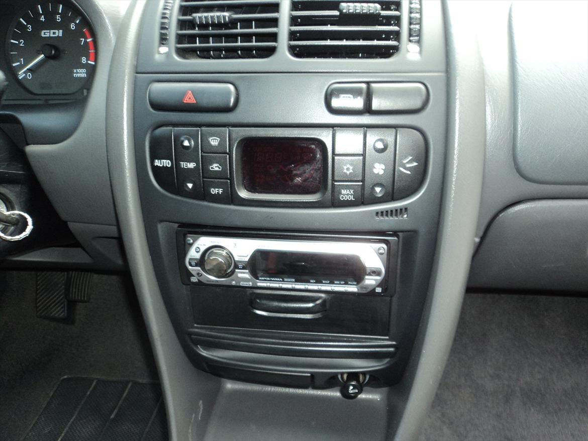 Mitsubishi carisma gdi - fuld aut. klima anlæg som virker billede 3