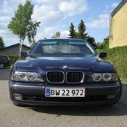 BMW E39 523i