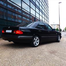 Mercedes Benz E280 *solgt*