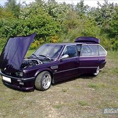 BMW E30 320i eta 2,7 SOLGT