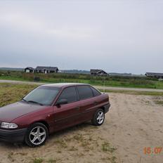 Opel Astra F sedan 16v SOLGT