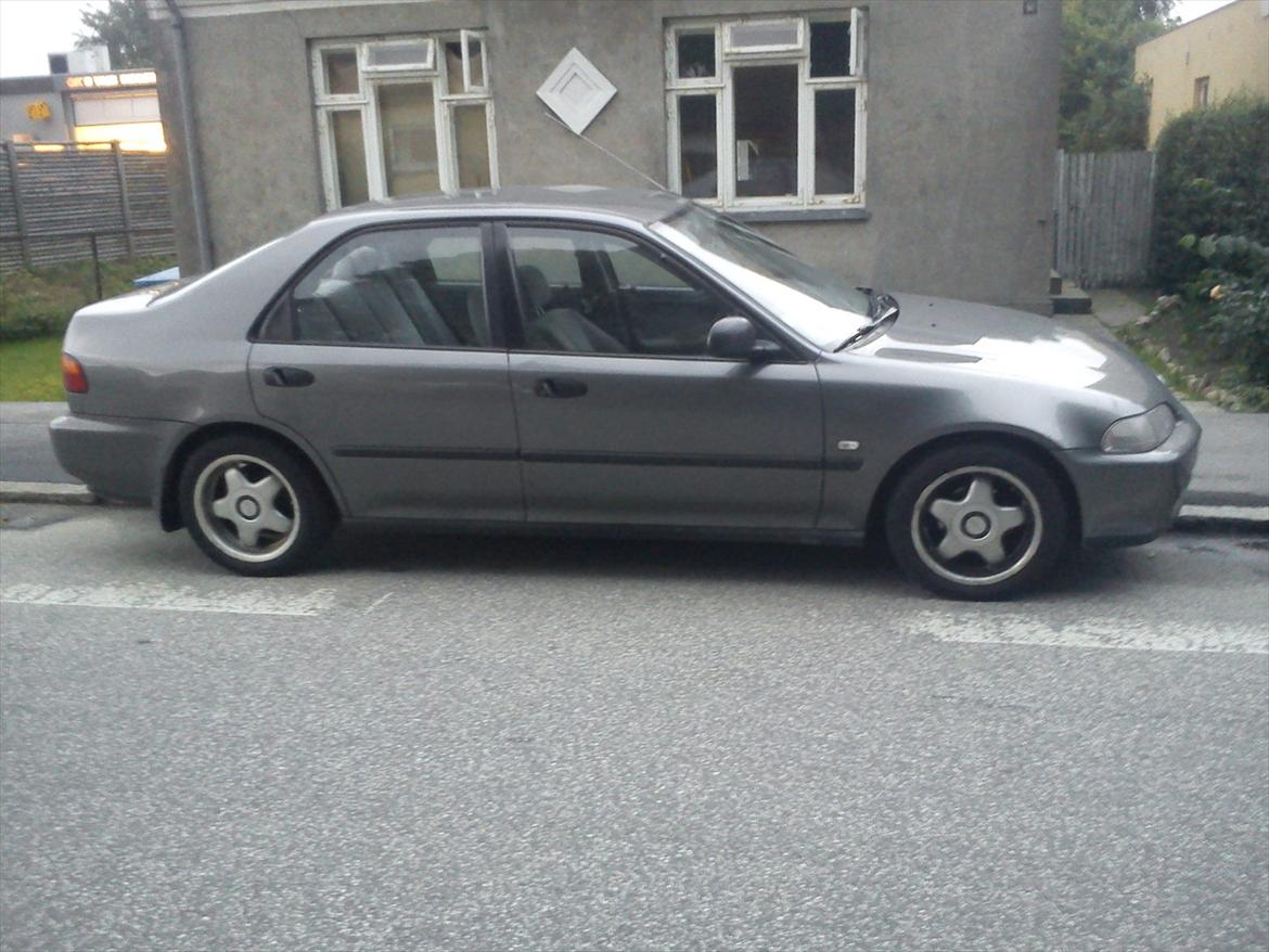 Honda civic 1,6 vtec billede 4