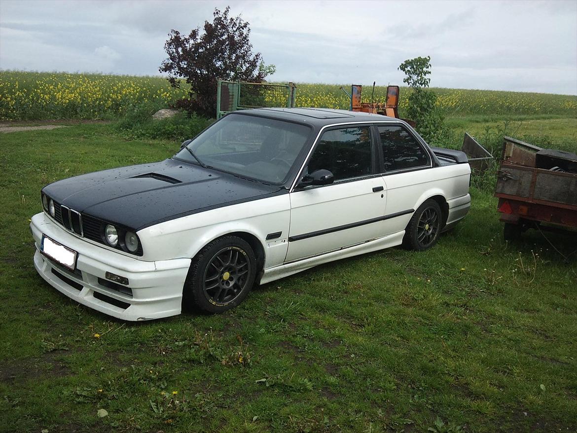 BMW e30 325i min gamle bil billede 1