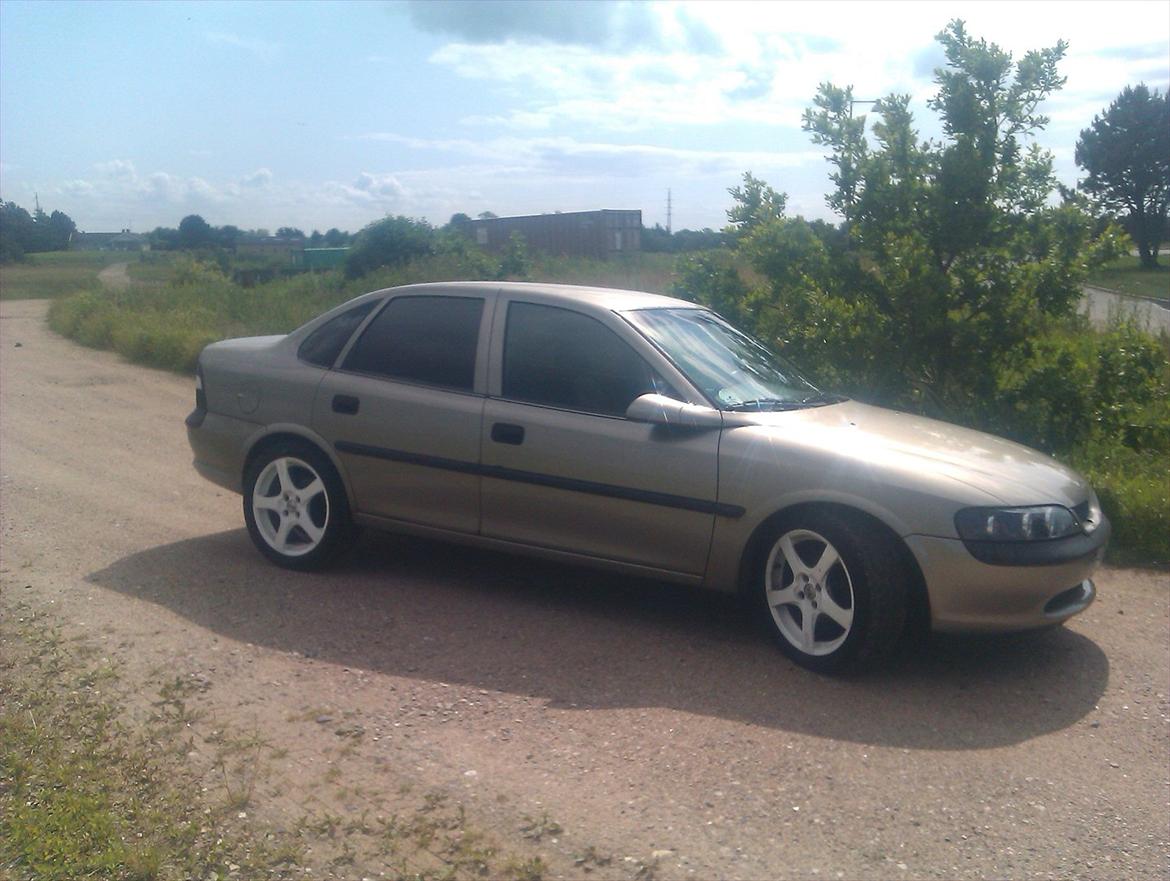 Opel Vectra B DØD billede 9