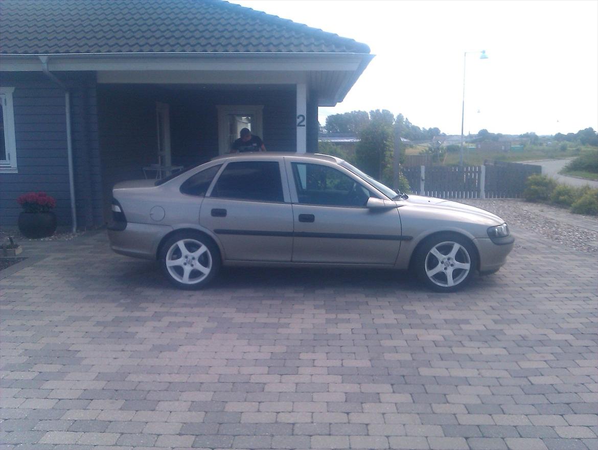 Opel Vectra B DØD billede 10