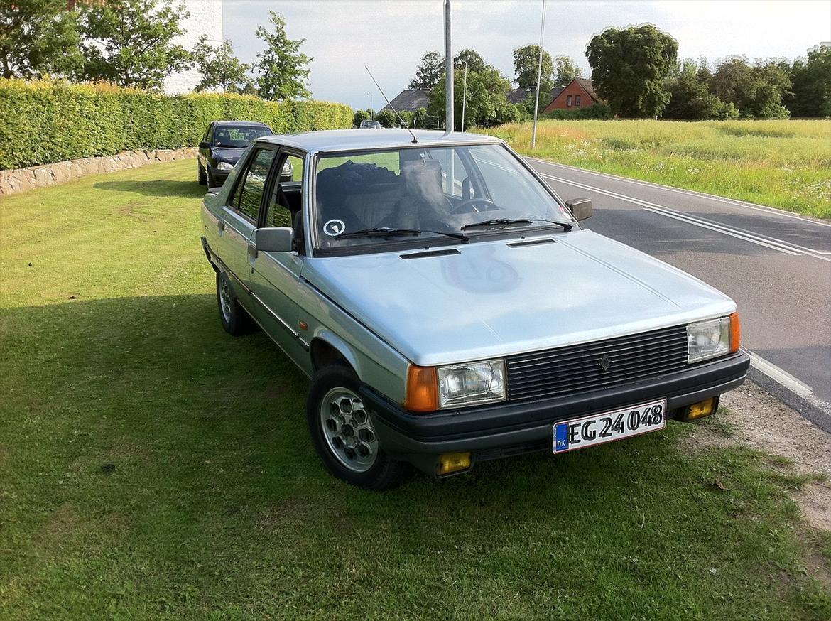 Renault R9 (solgt) billede 2