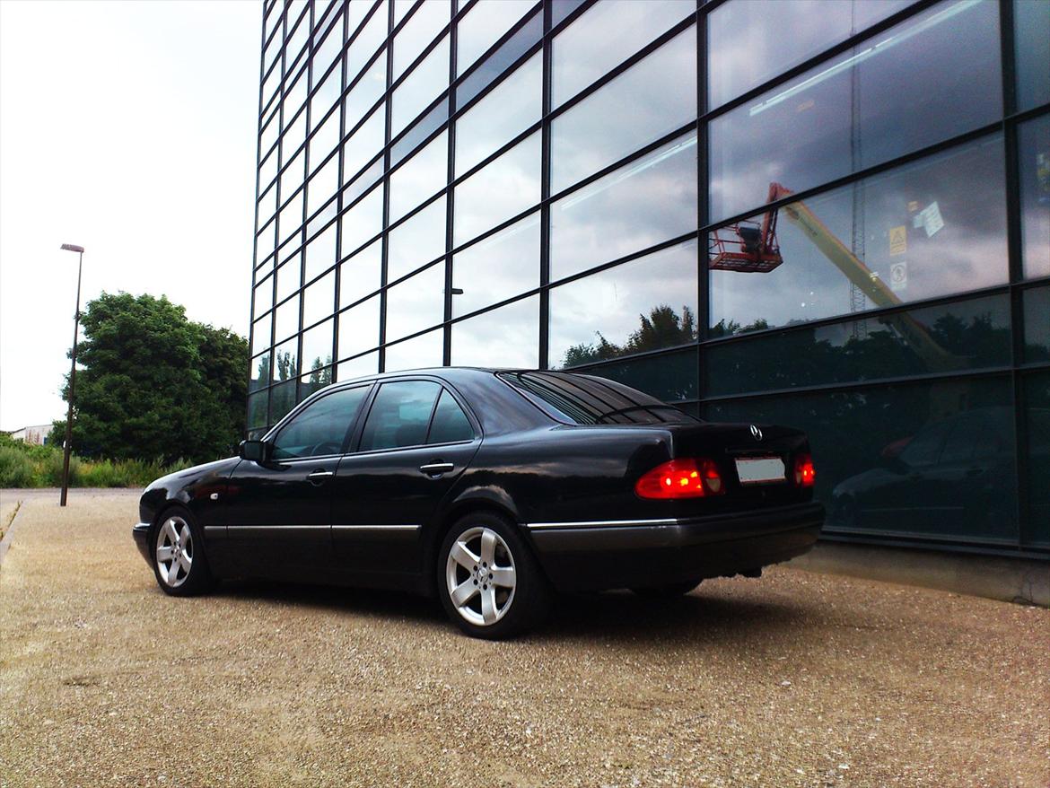 Mercedes Benz E280 *solgt* billede 8