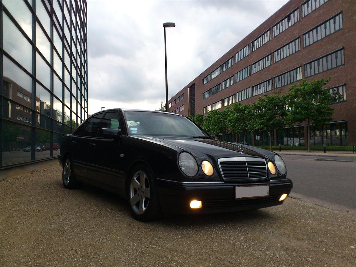 Mercedes Benz E280 *solgt* billede 9