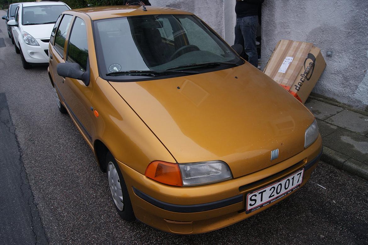 Fiat Punto 60 sx (skrottet) - bilen som den så ud inden jeg begyndte på noget. billede 1