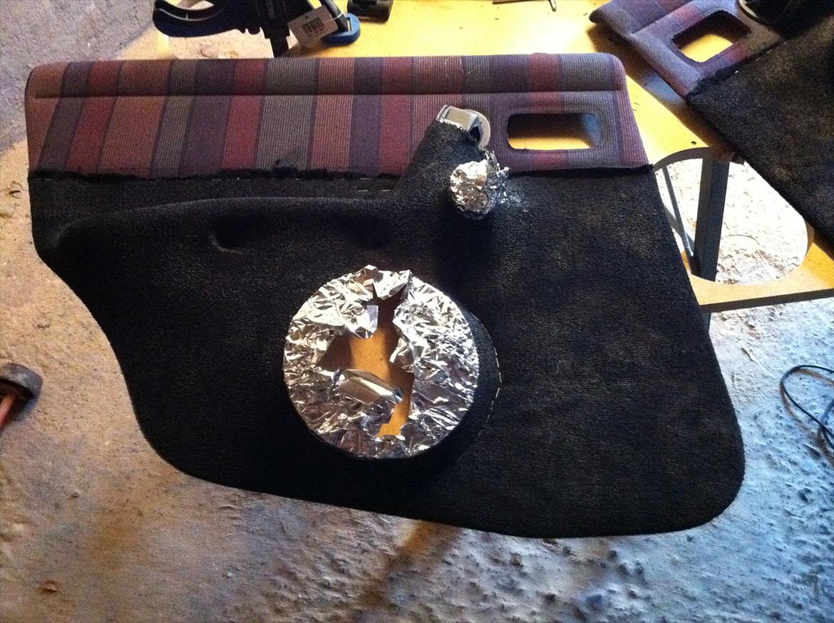 Fiat Punto 60 sx (skrottet) - forsmag på dørsider.

efter første lag polyester. billede 17