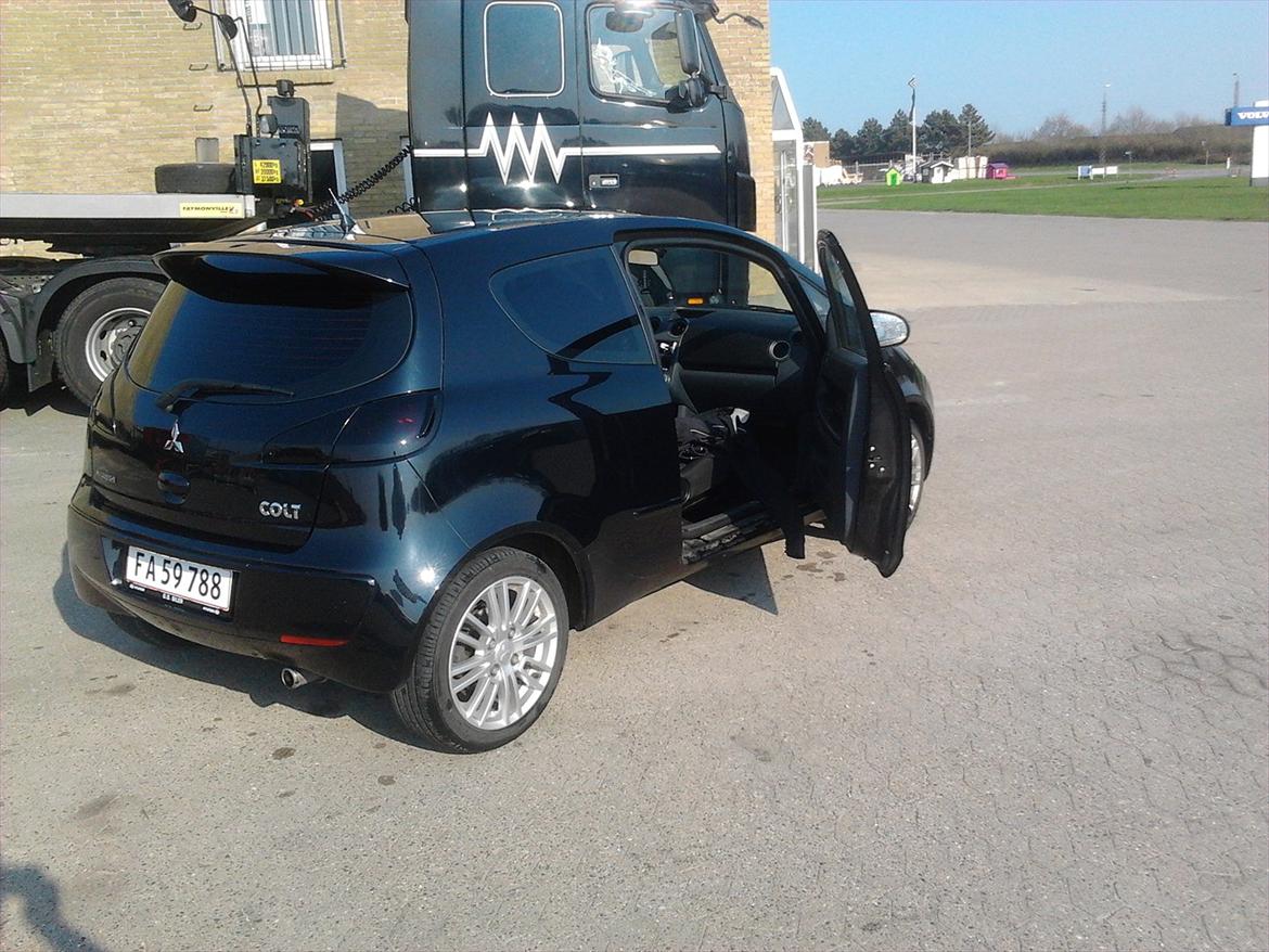 Mitsubishi colt billede 1