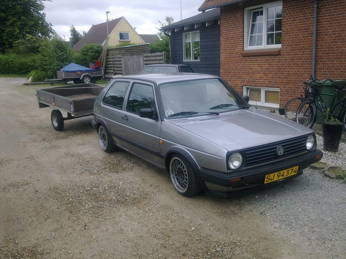 VW Golf 2 1,6 Van *Byttet* - Gammel bil skal køre med en gammel falde færdig trailer. :P billede 2
