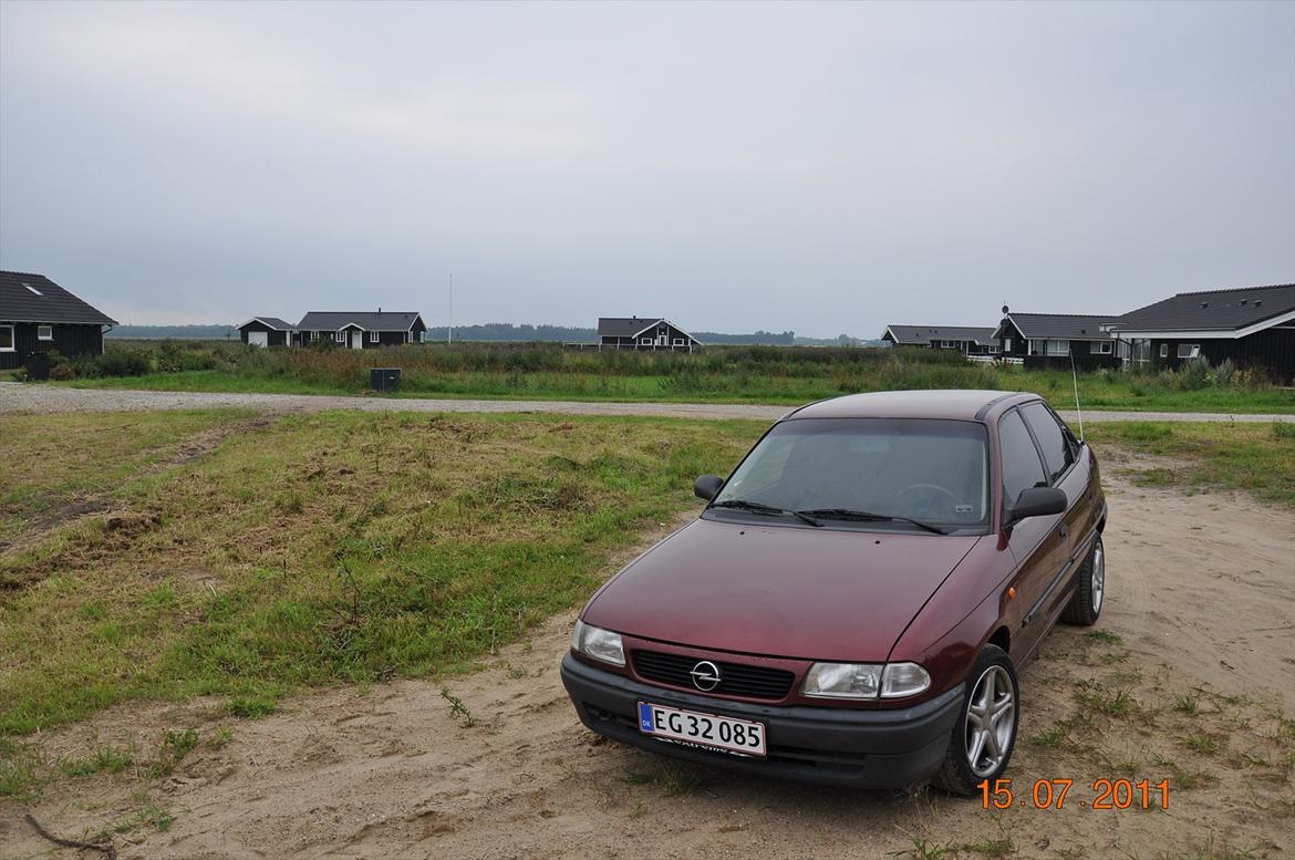Opel Astra F sedan 16v SOLGT billede 1