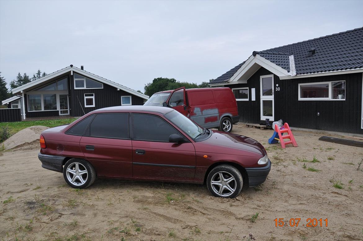 Opel Astra F sedan 16v SOLGT billede 5