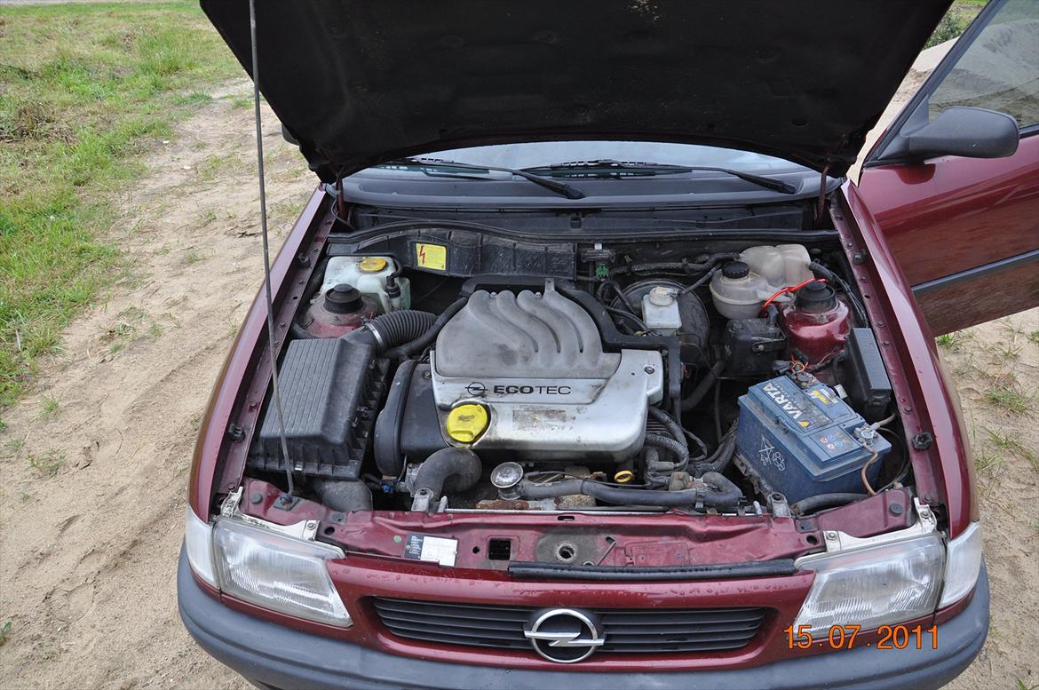 Opel Astra F sedan 16v SOLGT billede 10