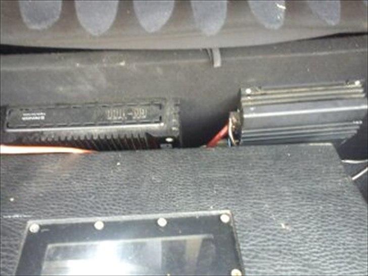 VW polo 6n - Solgt - man må jo udnytte al pladsen der nu engang er. billede 10