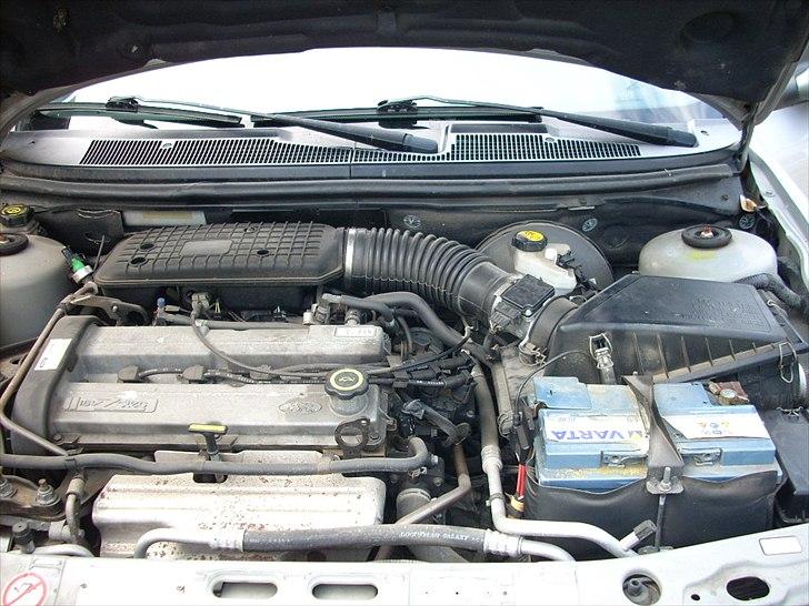 Ford mondeo 2,0 i  stc billede 17