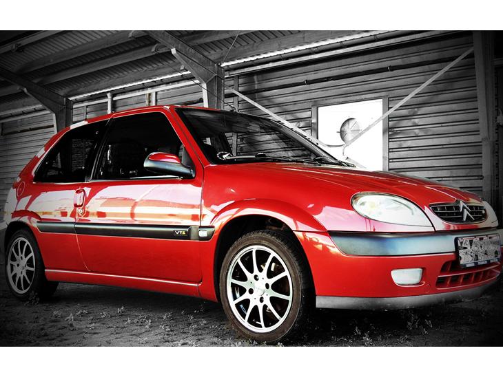 {{currentPhoto.altText}} billede {{currentPhoto.number}}