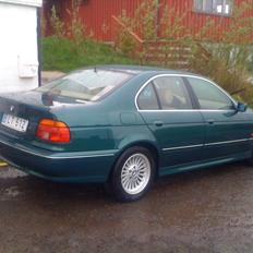 BMW E39 540i