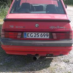 Alfa Romeo 75