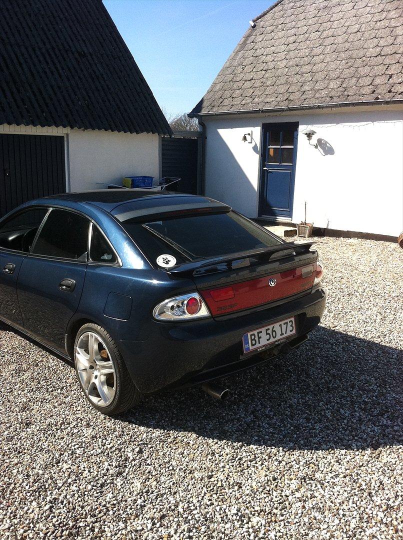 Mazda 323 F GLX 1,8 - Bilenbag fra uden Tonetbagrude billede 2