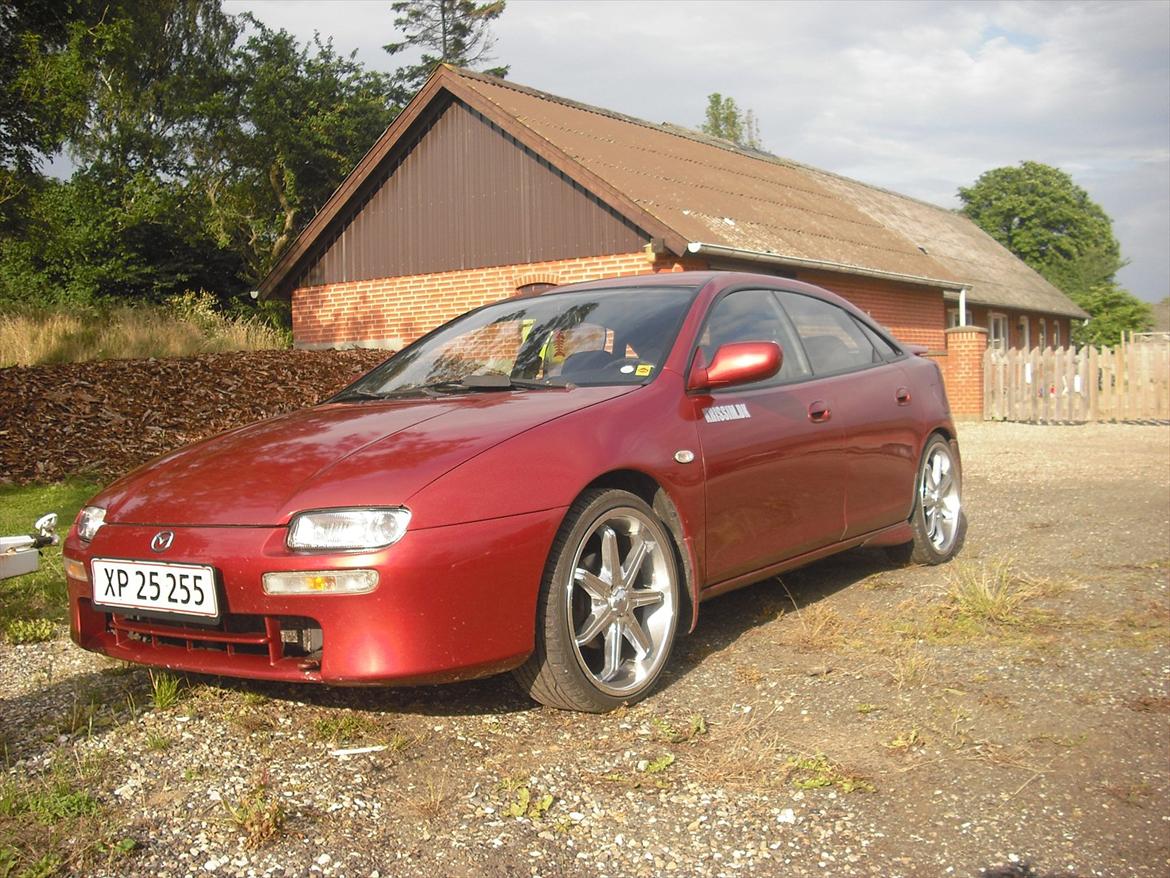 Mazda 323f billede 2