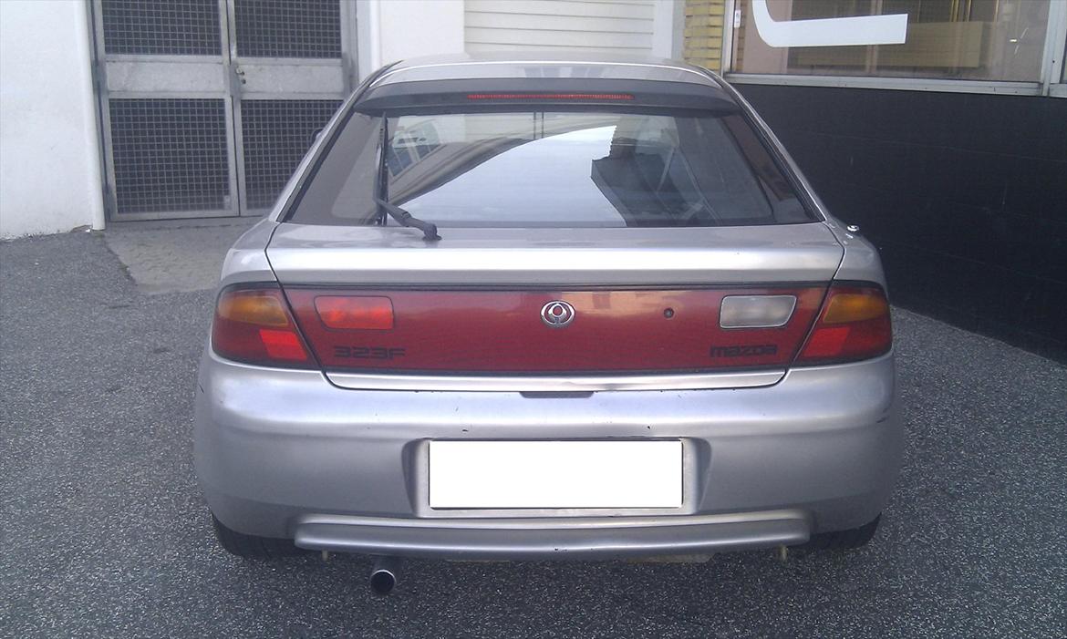Mazda Mazda 323F BA 1.5i GLX - Back billede 3