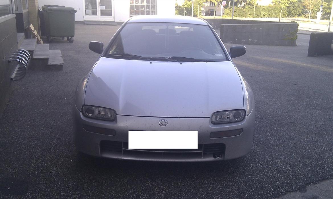 Mazda Mazda 323F BA 1.5i GLX - Front billede 4