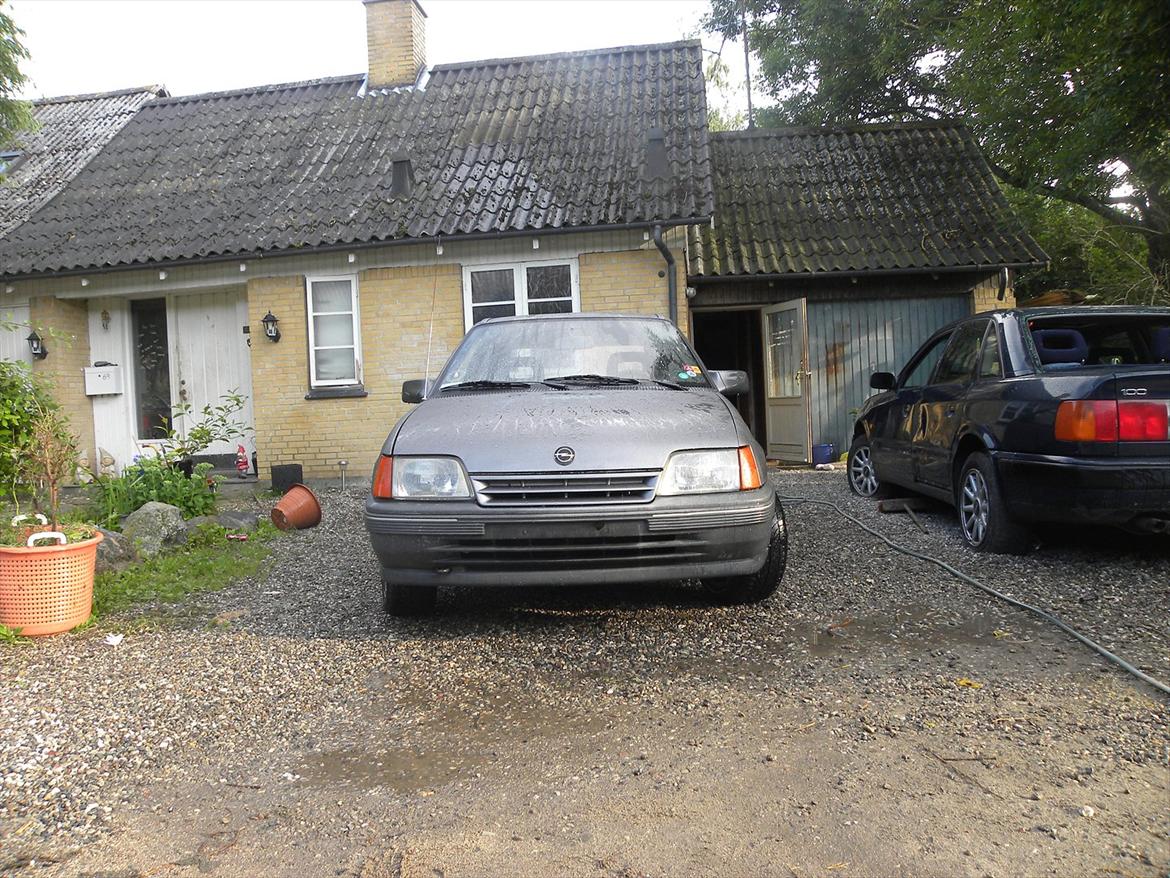 Opel kadett 1.4 billede 2