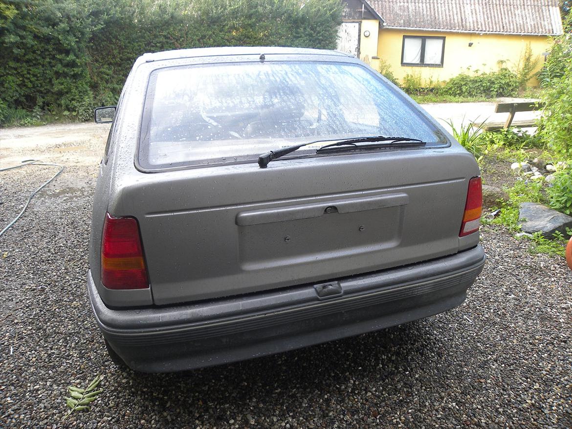 Opel kadett 1.4 billede 4