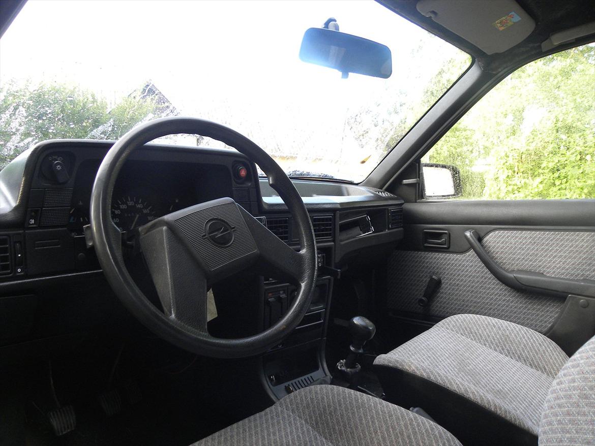 Opel kadett 1.4 billede 5