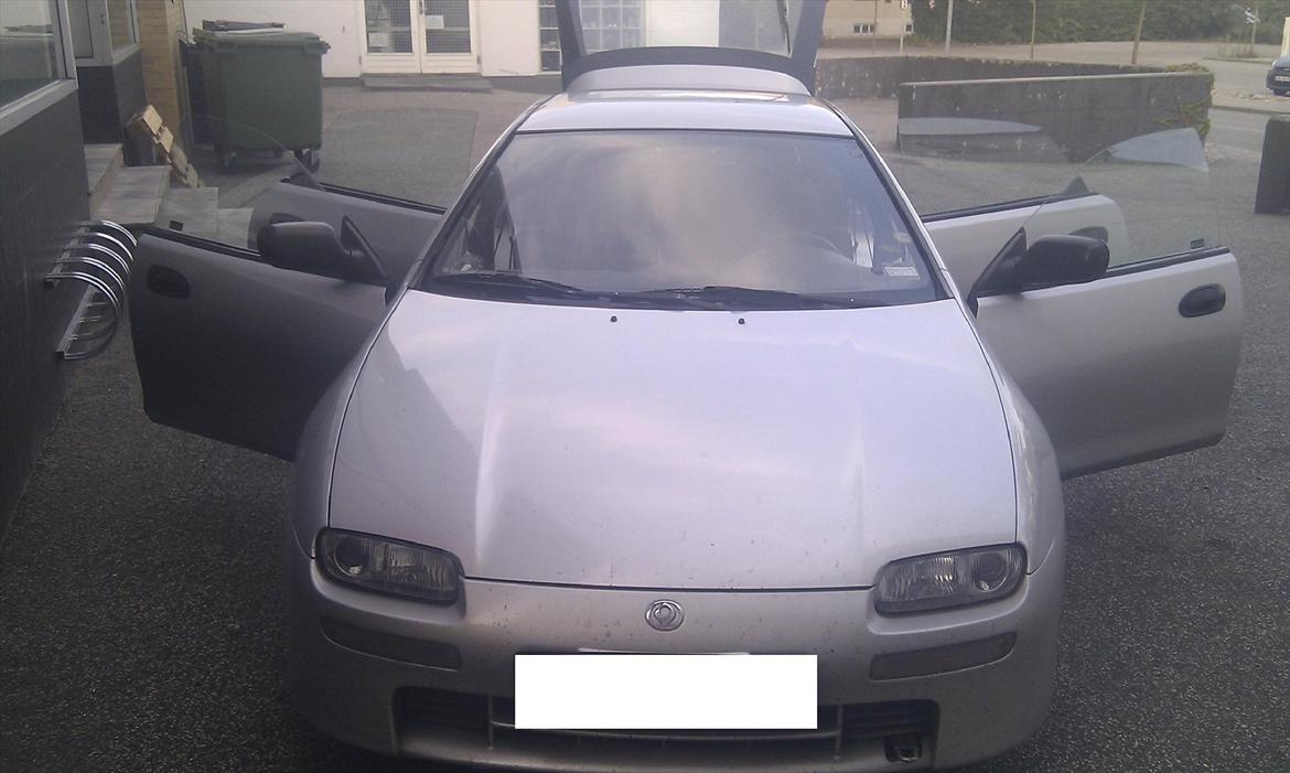 Mazda Mazda 323F BA 1.5i GLX - Front  billede 5