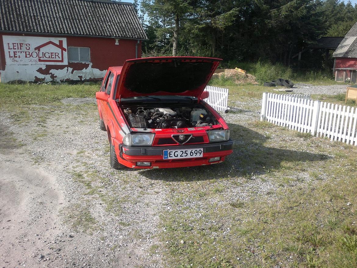 Alfa Romeo 75 billede 5