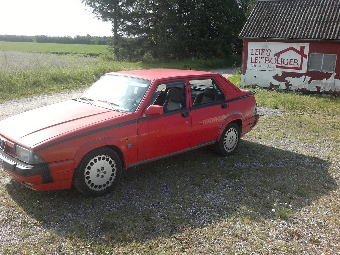 Alfa Romeo 75 billede 7