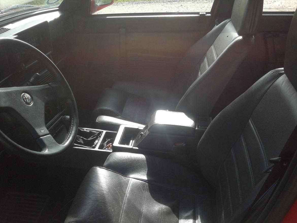 Alfa Romeo 75 billede 10