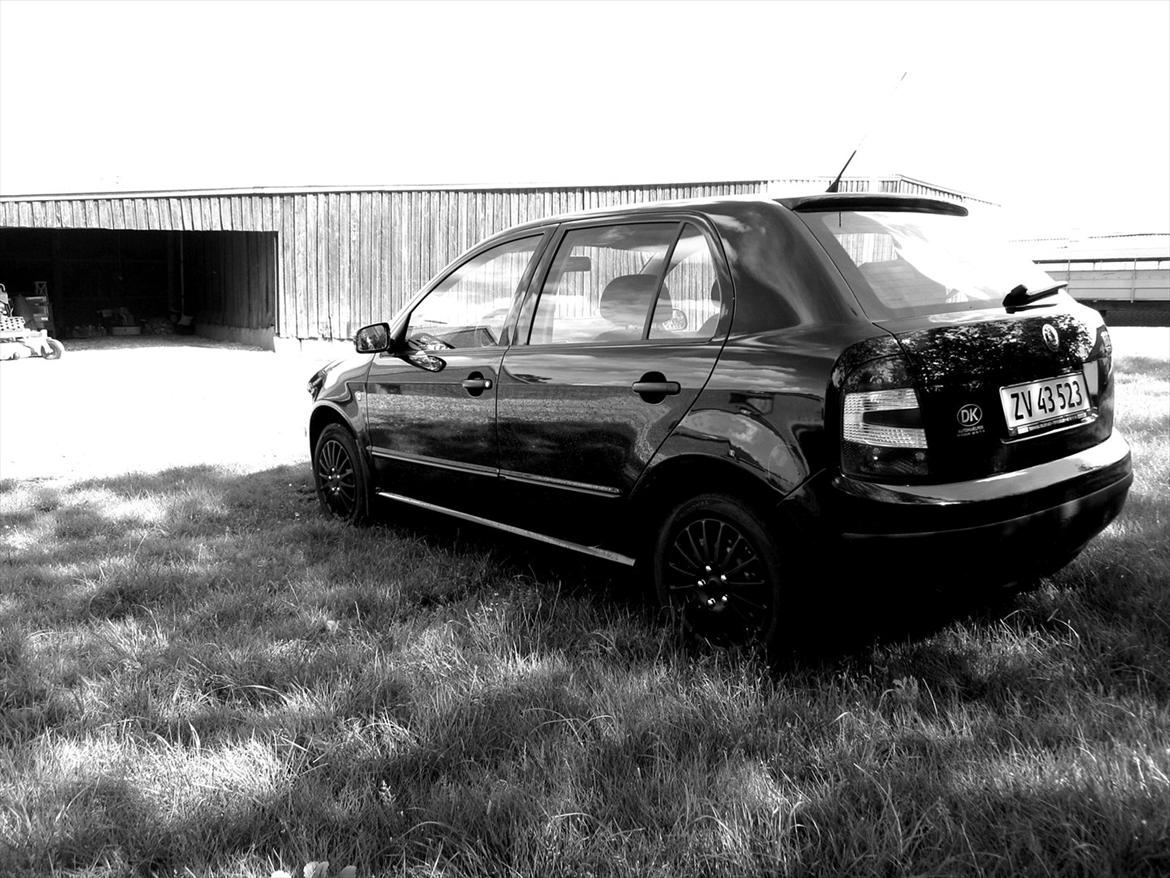 Skoda Fabia Ambiente 101 - med sorte kapsler billede 11