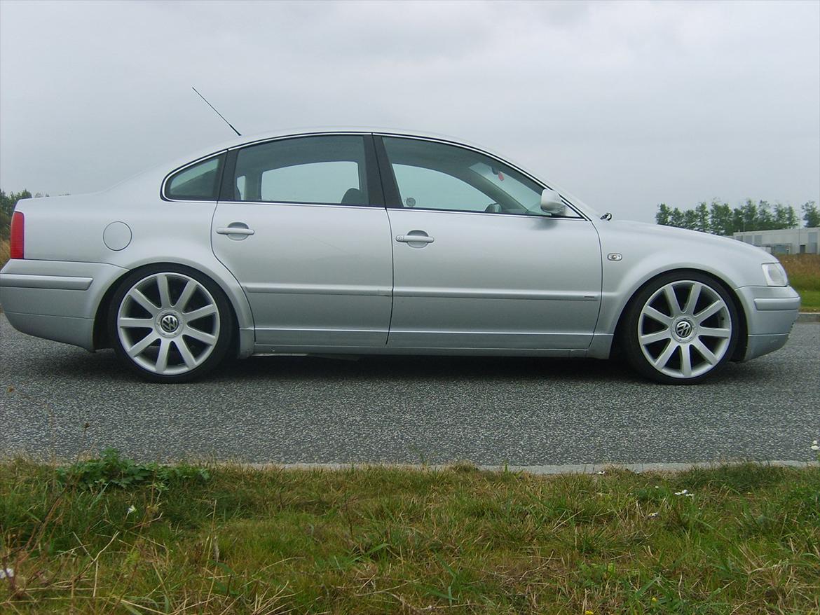 VW Passat limo SOLGT billede 1